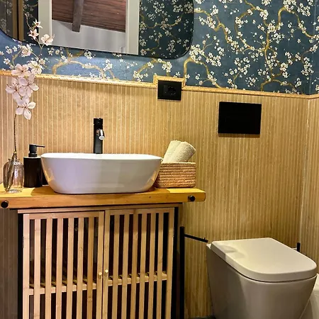 Abaco 2 Baths & Small Balcony In Trastevere * Roma