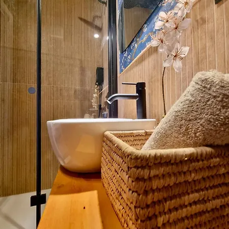 Abaco 2 Baths & Small Balcony In Trastevere *