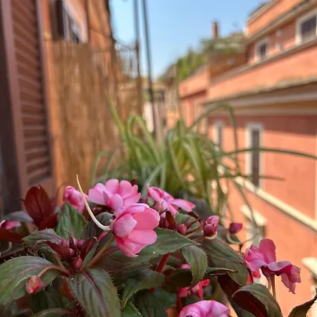 Abaco 2 Baths & Small Balcony In Trastevere Apartamento Roma
